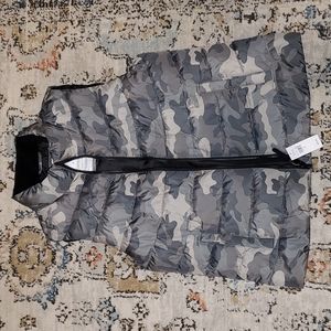 Gap Camo puffer vest